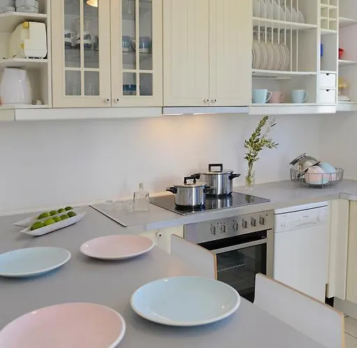 Molos Beachfront 몰로스파루