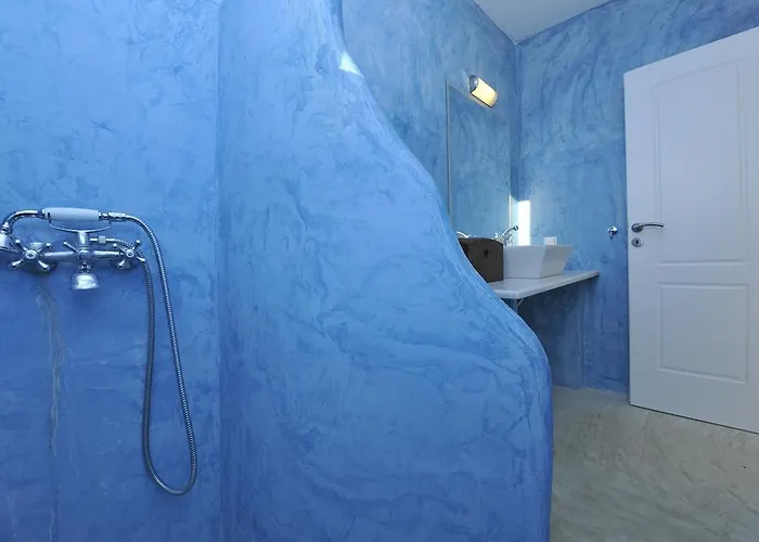 Molos Beachfront 몰로스파루